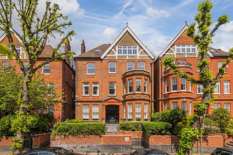 3 Bedroom Flat for sale in Hampstead, London,  NW3 5QG