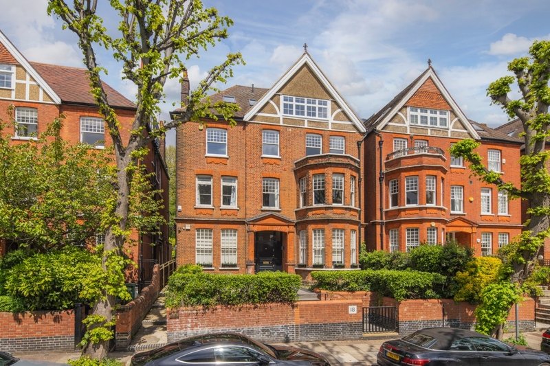 3 Bedroom Flat for sale in Hampstead, London,  NW3 5QG