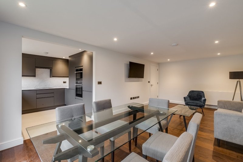 2 Bedroom Flat to rent in Beechcroft Avenue, London,  NW11 8BL